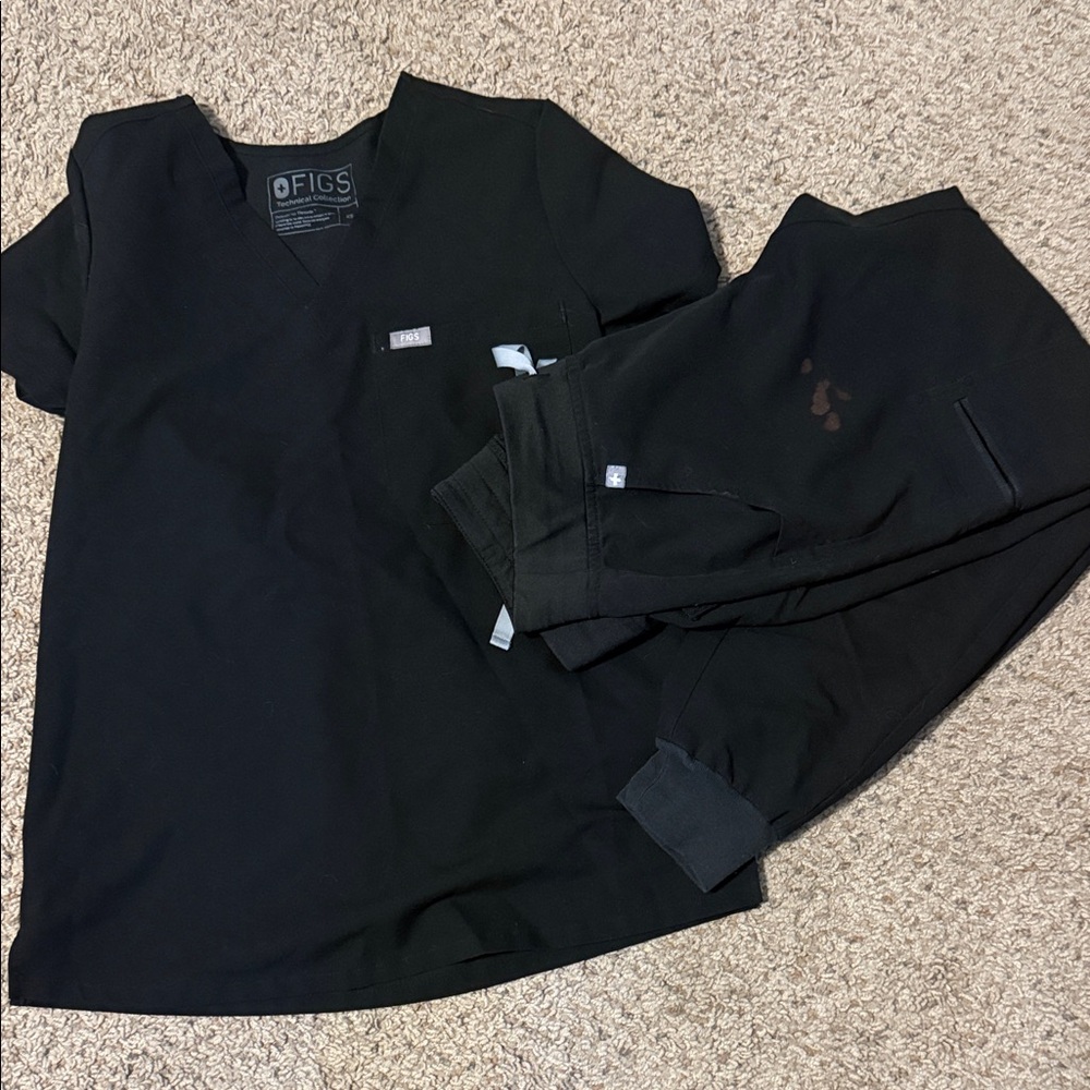 Figs Classic Black Scrub Ensemble